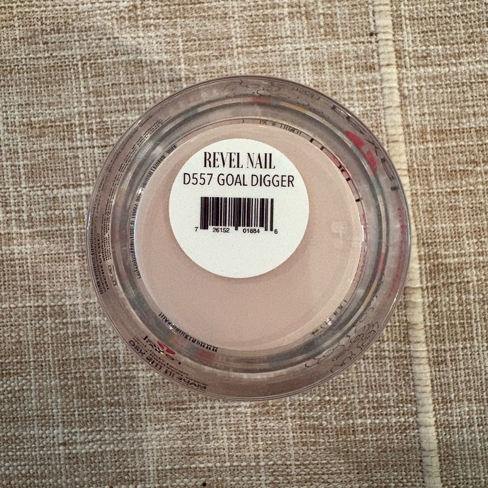 Revel Nail D557 Goal Digger Dip Powder